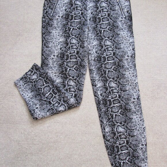 Carolina Belle Size 10 Snake Print Women Ankle Pant Stretch Pockets w/zippers - Picture 3 of 7